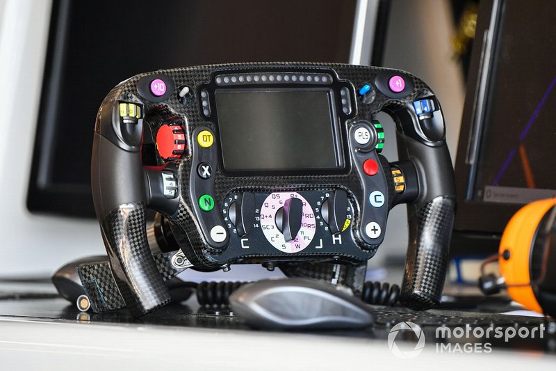 mclaren-mcl35-wheel-1.jpg