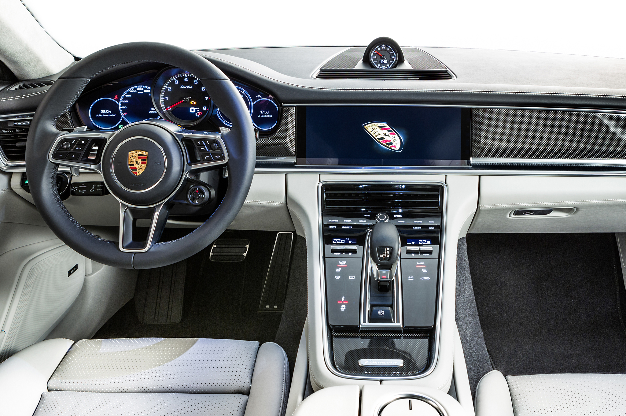 2017-Porsche-Panamera-interior.jpg